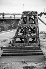 Sluice gate winch