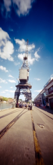 M-Shead Cranes, Pinhole