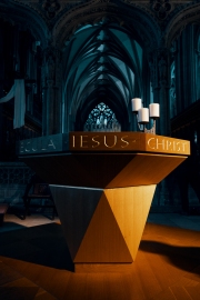 Nave Altar