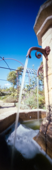 Fountain, pinhole