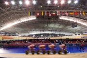 Team pursuit. Track Cycling World Cup. Manchester Velodrome. 01/11/2008. Nikon D200 - 1/45 sec @ f8, ISO 1600 (0945_0095.jpg)